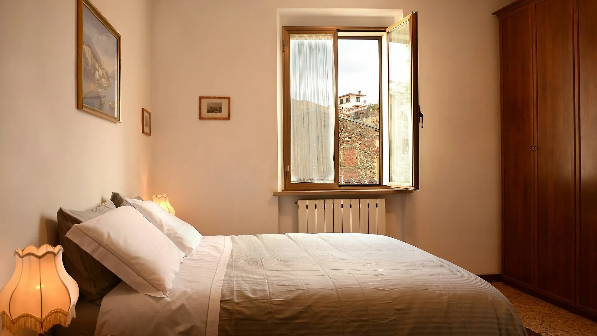 Residence Attico Altucci Arezzo 0*,  Italy