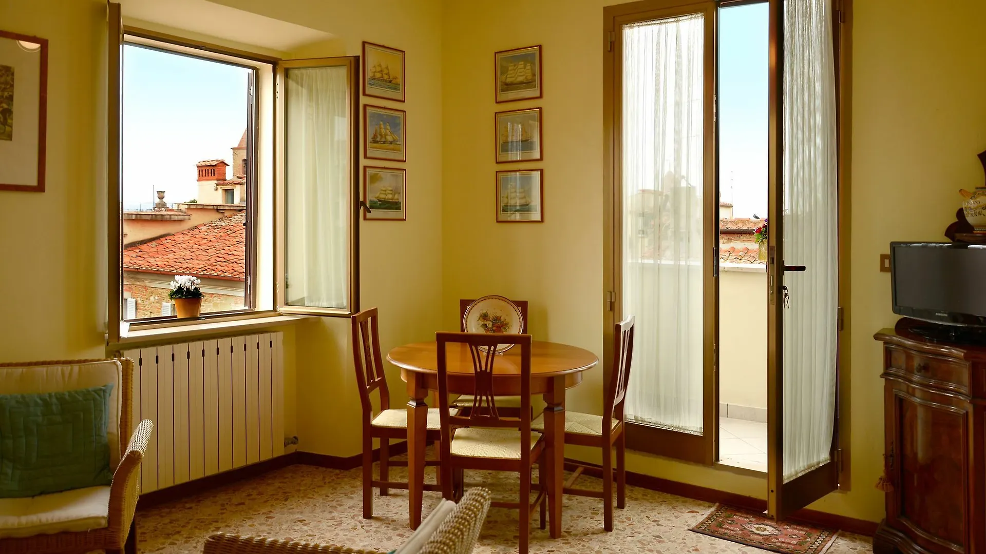Residence Attico Altucci Arezzo 0*,  Italy